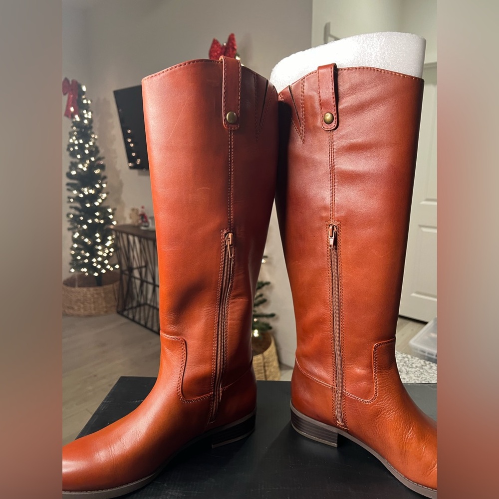 Leather brown boots 
Size: 9.0
